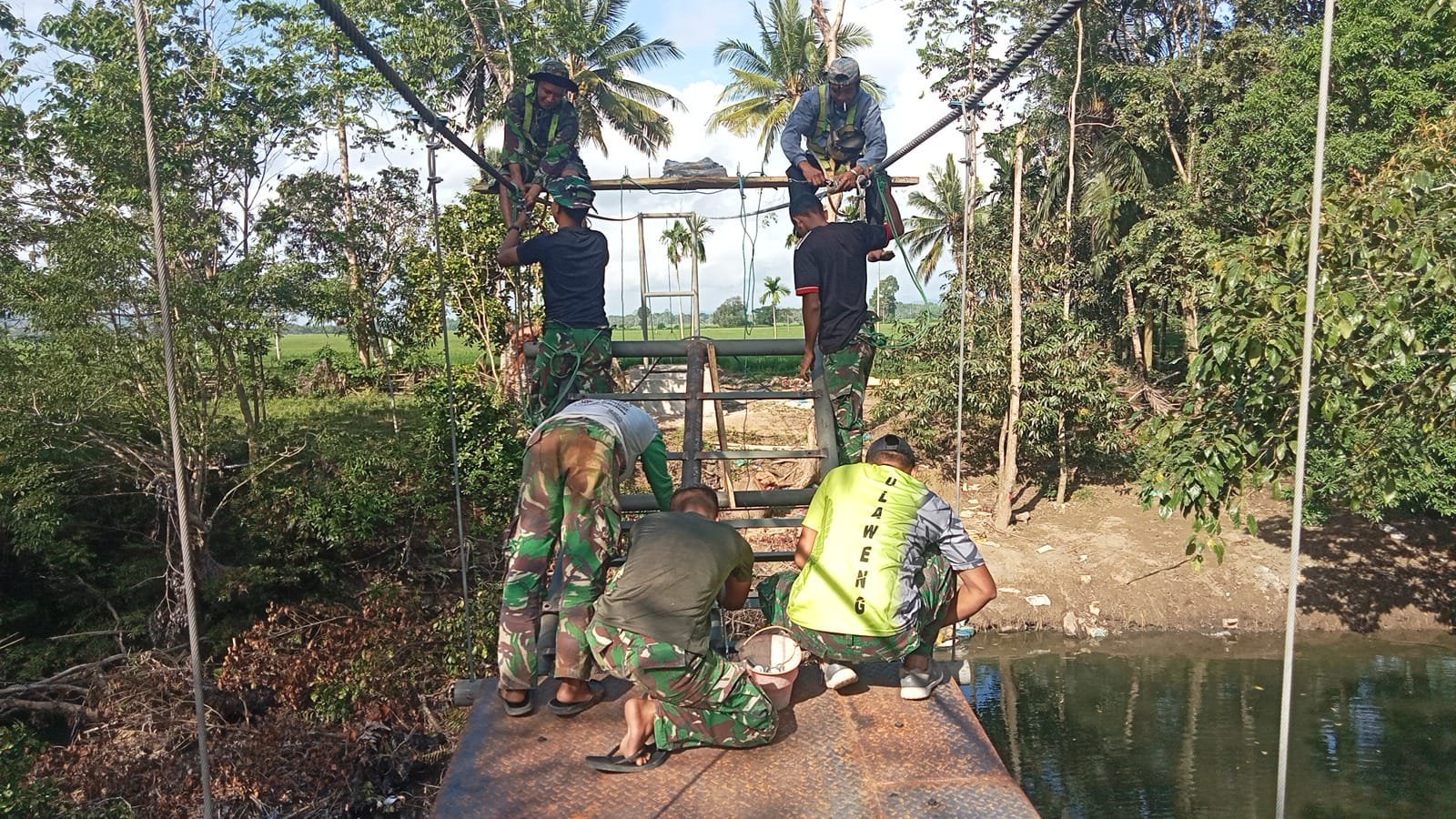 Mutu dan Ketelitian Jadi Prioritas dalam Pembangunan Jembatan Gantung