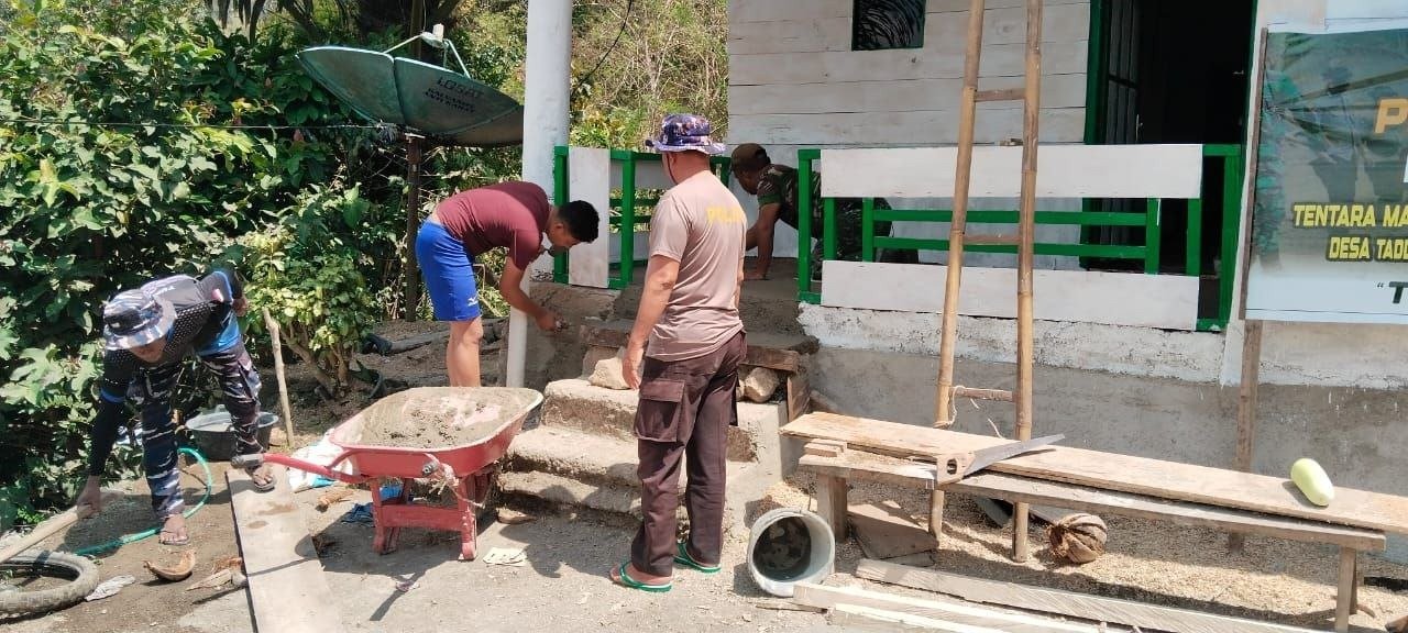 Pengecoran Teras Rumah Demmang oleh Satgas TMMD 129 Tingkatkan Nilai Hunian di Patukku