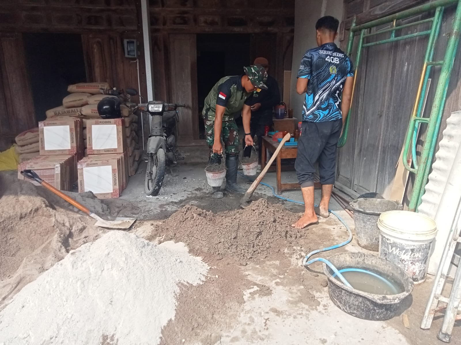 Perbaikan Rumah Subani di Parangjoro Dilakukan oleh Kodim 0726 Lewat TMMD Reguler 129